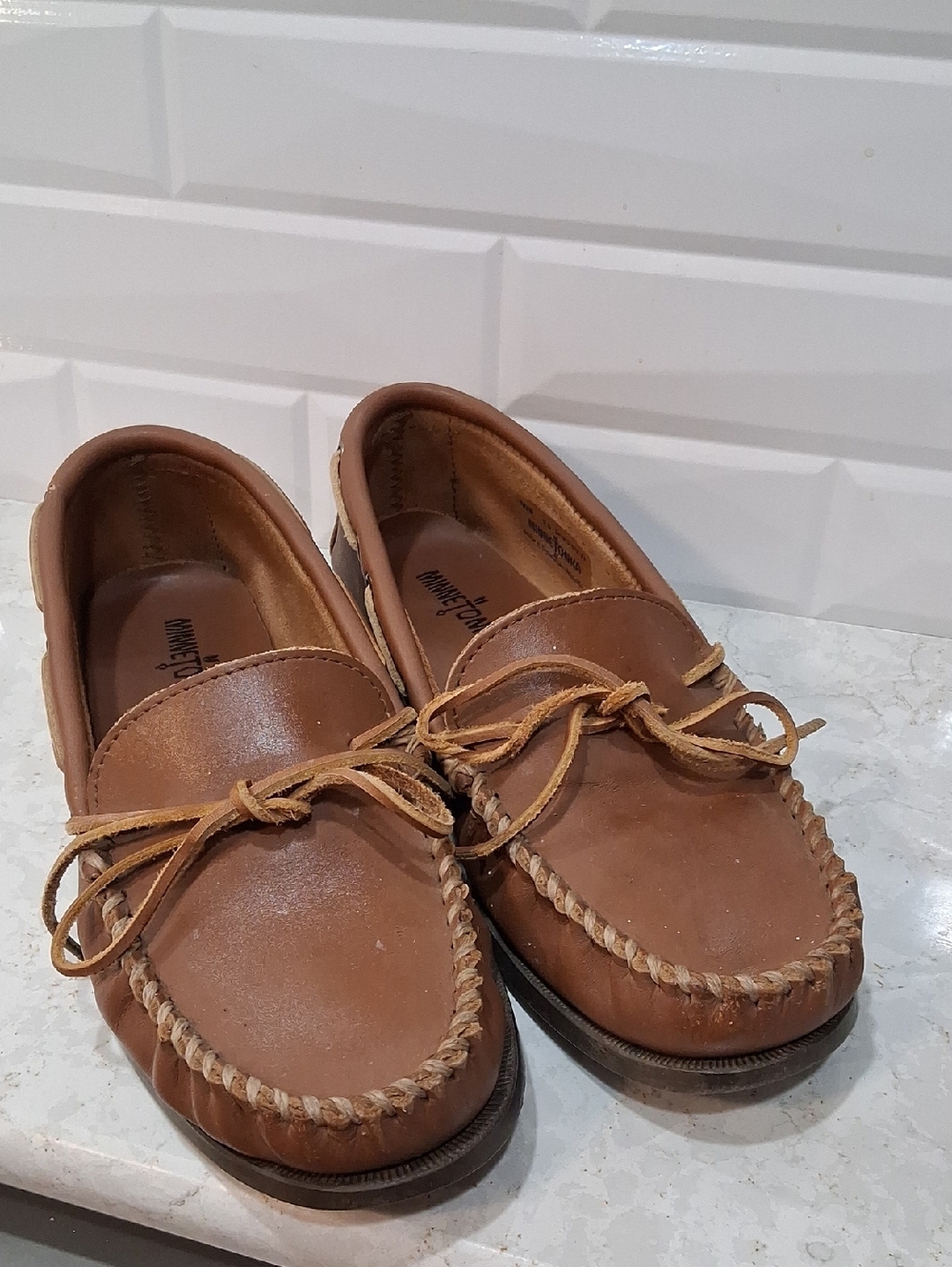 Minnetonka Mens Camp Leather Moccasin Loafers